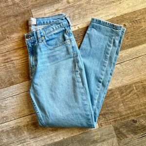 Everlane The High Waist Straight Jean in light wash denim size 28 R